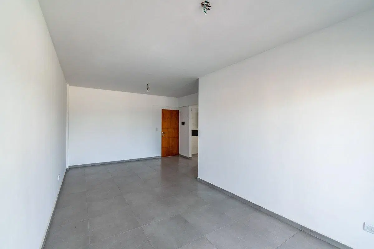 VENTA DEPTO 3 AMB CON BALCÓN SANTOS LUGARES 3