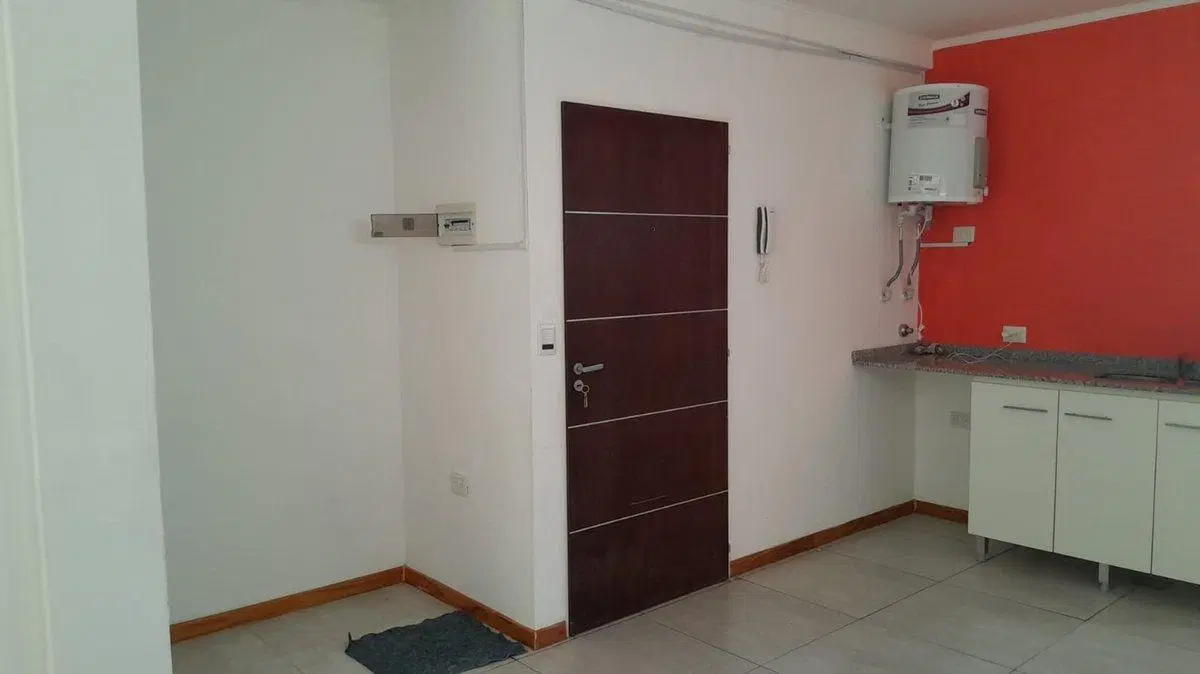 VENTA MONOAMBIENTE FRENTE + 5 COCHERAS SAENZ PEÑA 5