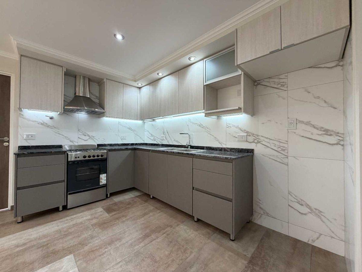 Foto de DPTO 5 AMB EN VENTA EN VILLA DEL PARQUE C/PATIO, imagen 3