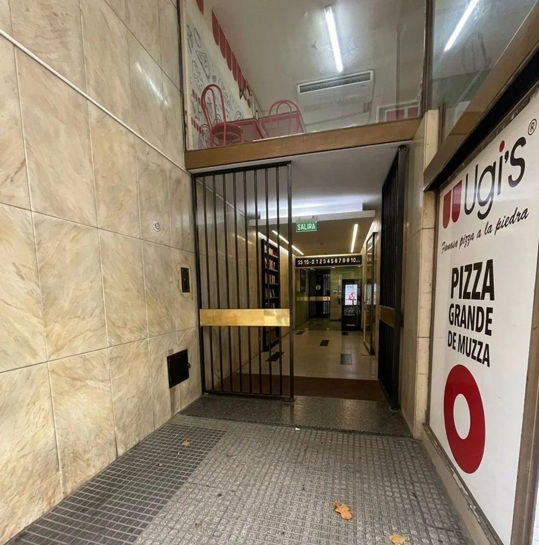 Venta Oficina al Frente ,buena ubicación !!! 5