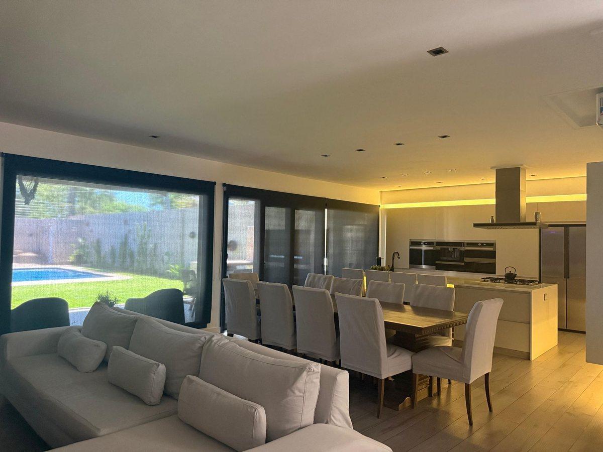 VENTA CASA 5 AMBIENTES EN MARTINEZ CON COCHERA