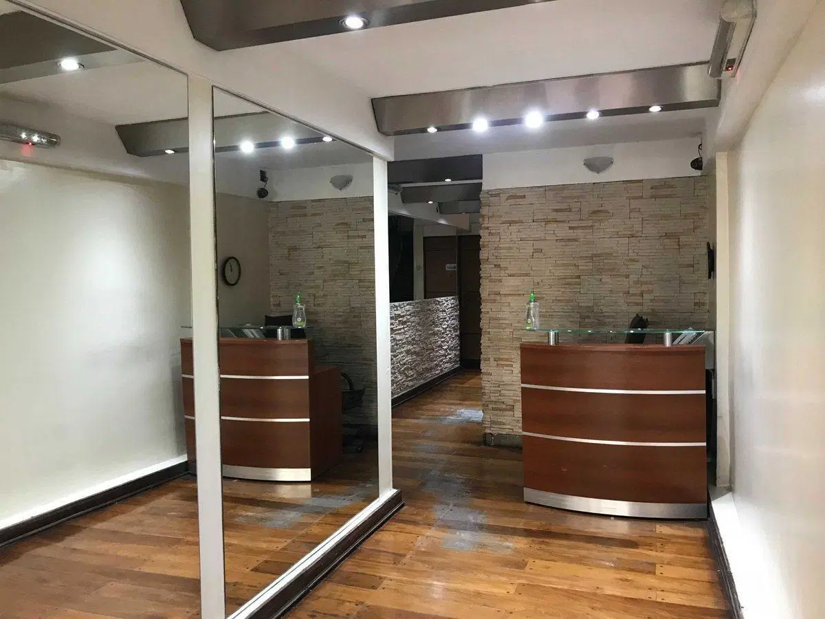 VENTA OFICINA AL FRENTE EN SAN NICOLÁS 5