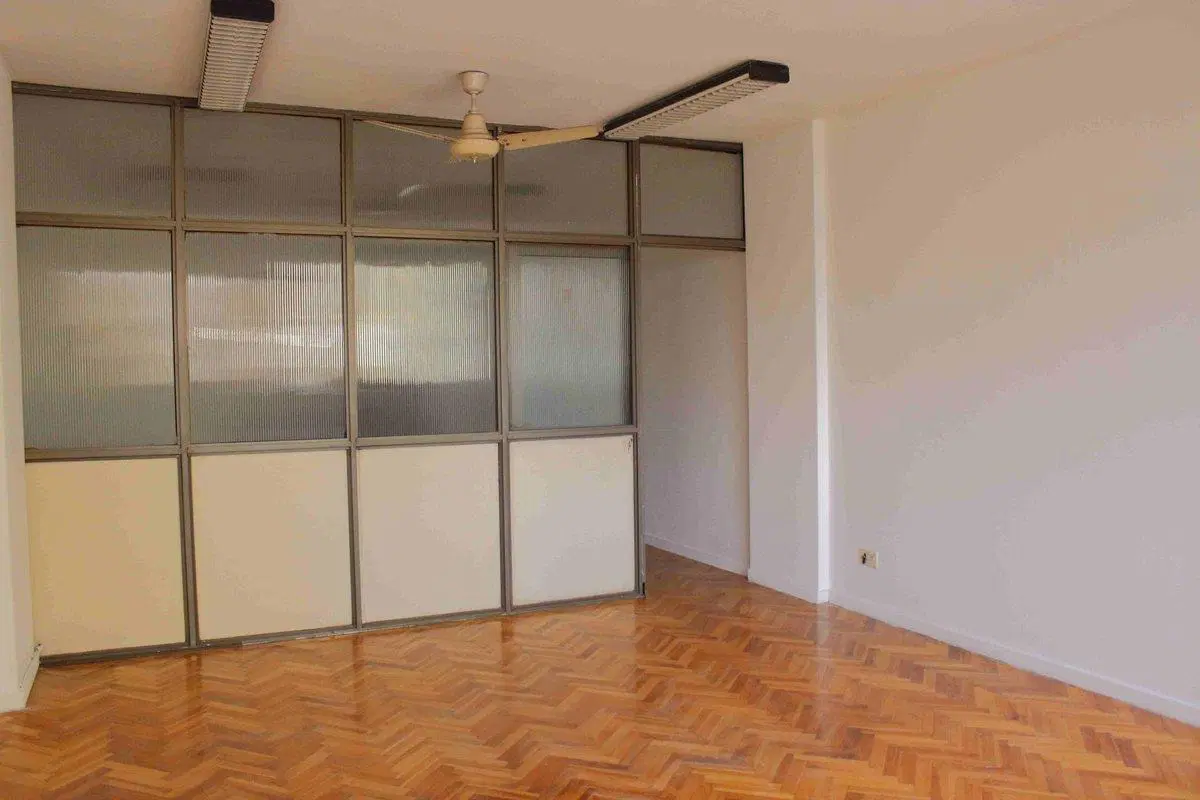 VENTA OFICINA AL FRENTE EN SAN NICOLÁS 3