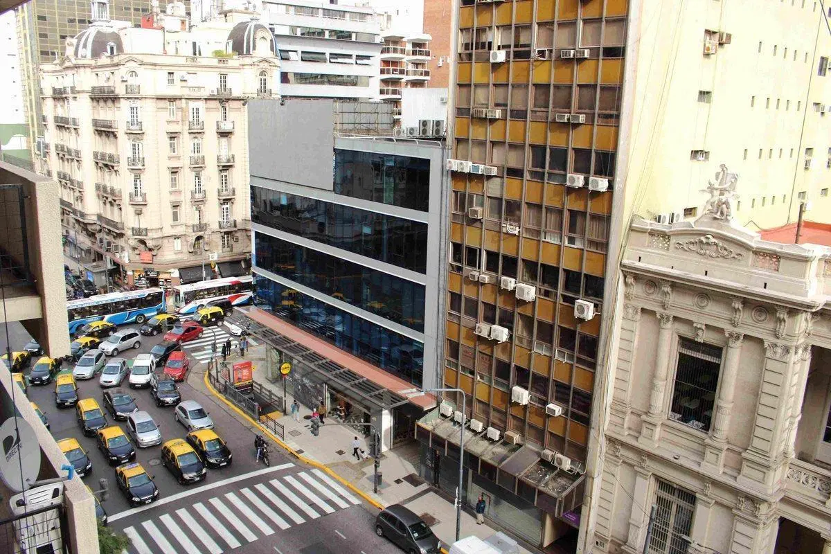 VENTA OFICINA AL FRENTE EN SAN NICOLÁS 8