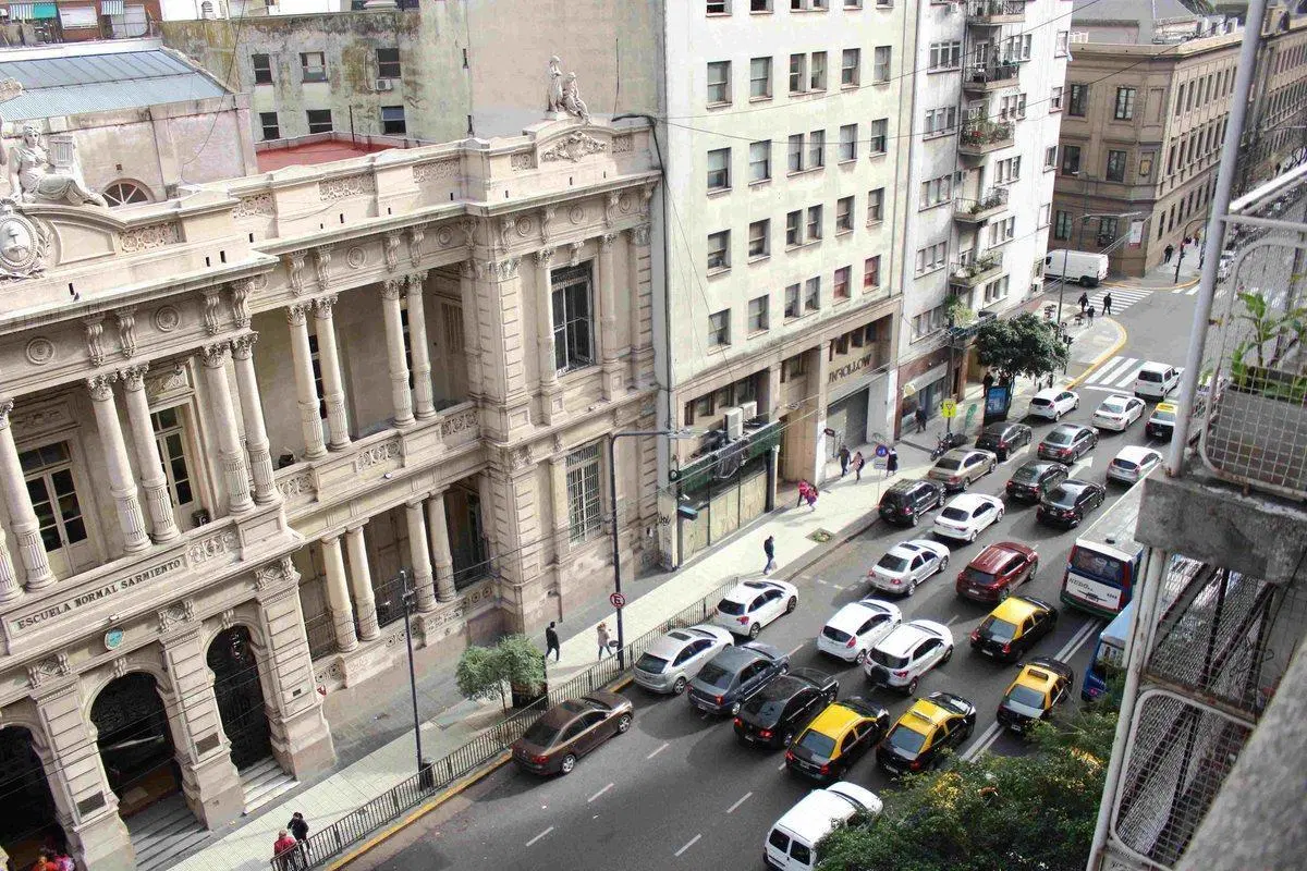 VENTA OFICINA AL FRENTE EN SAN NICOLÁS 4