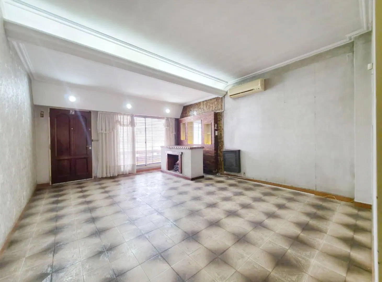 VENTA PH 4 AMB.EN RAMOS MEJIA CON QUINCHO 5