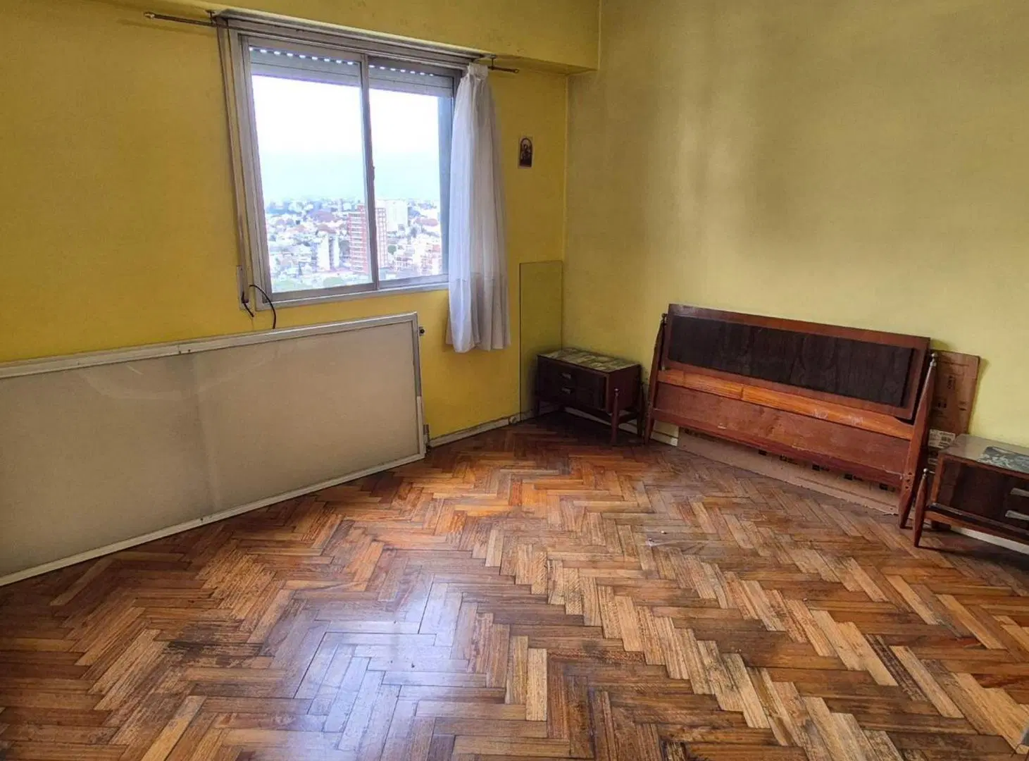 VTA DPTO 4 AMBIENTES CON BALCON / MONTE CASTRO 3