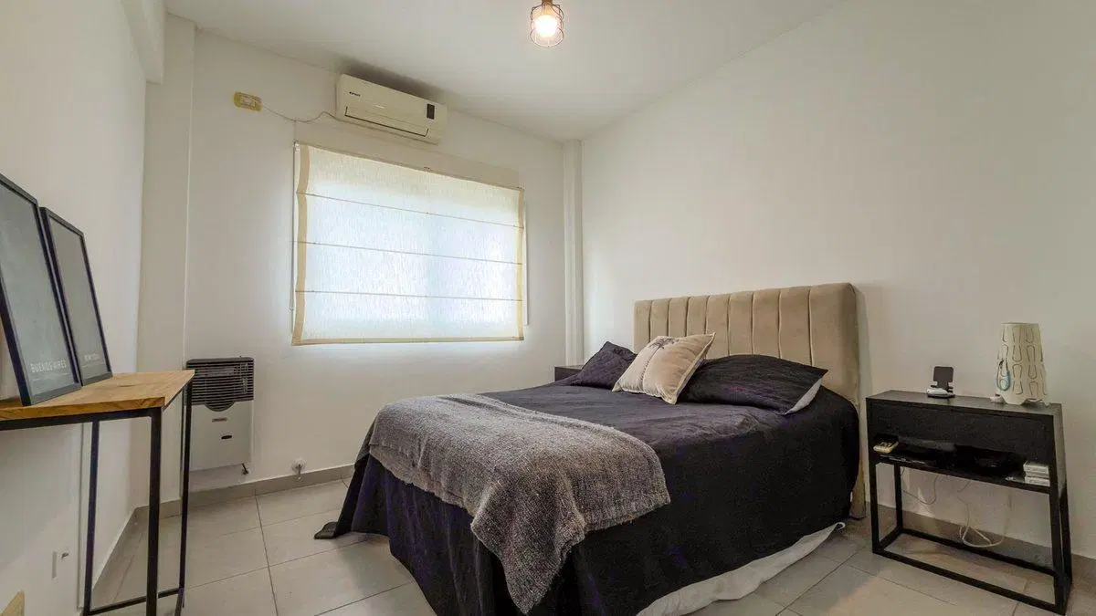 Venta Dpto 2 Ambientes con balcón en Caseros 3
