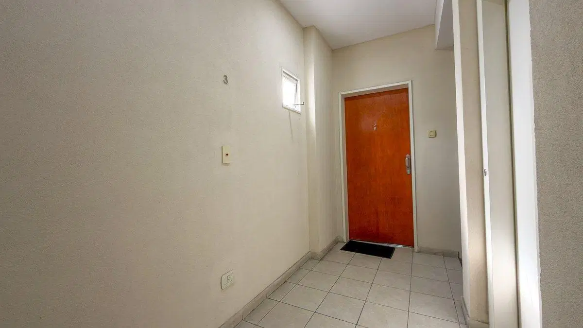 Venta Dpto 2 Ambientes con balcón en Caseros 4