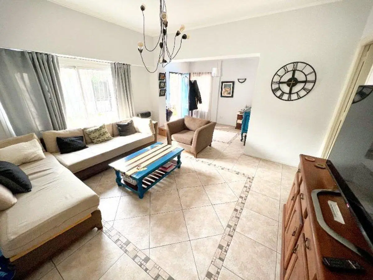 Vta Casa 5 AMB, Cochera, a.cred Permuta S Lugares 2