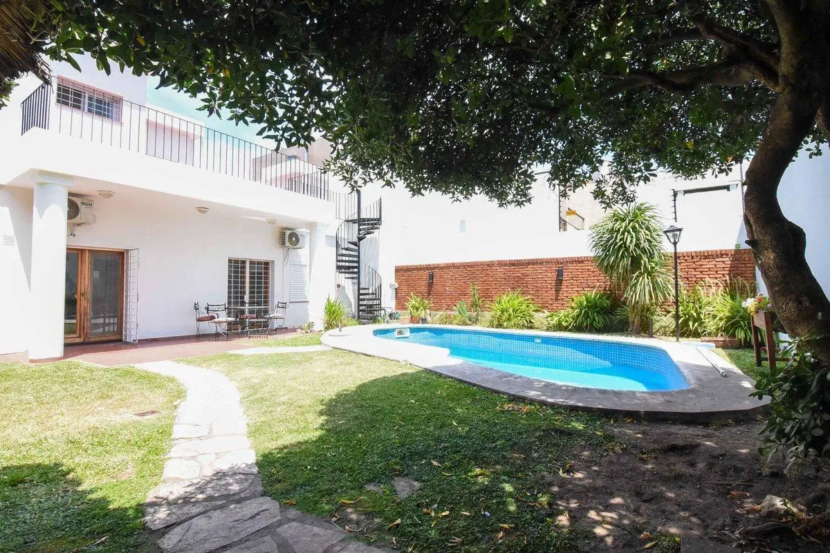 VENTA CASA 5 AMB PILETA,  JARDÌN, COCHERA ACASSUSO 5
