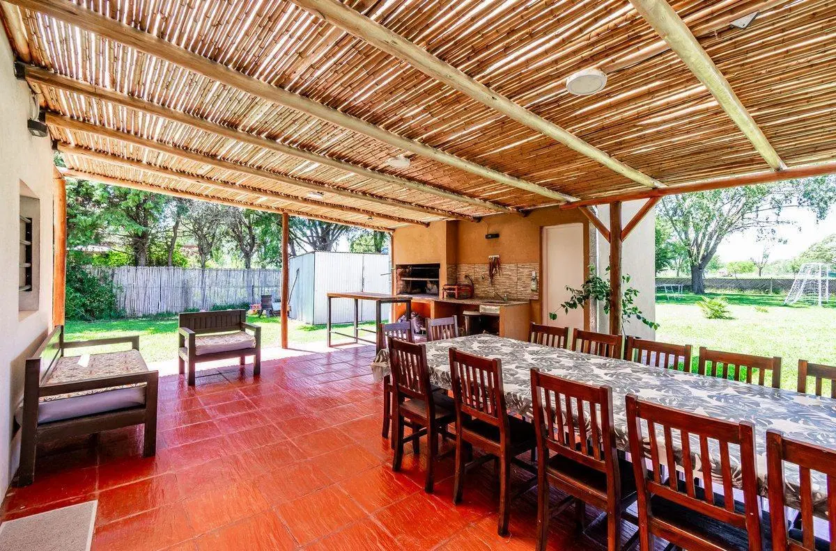 VENTA CASA 4 AMB BARRIO SEMICERRADO APTO CREDITO 4