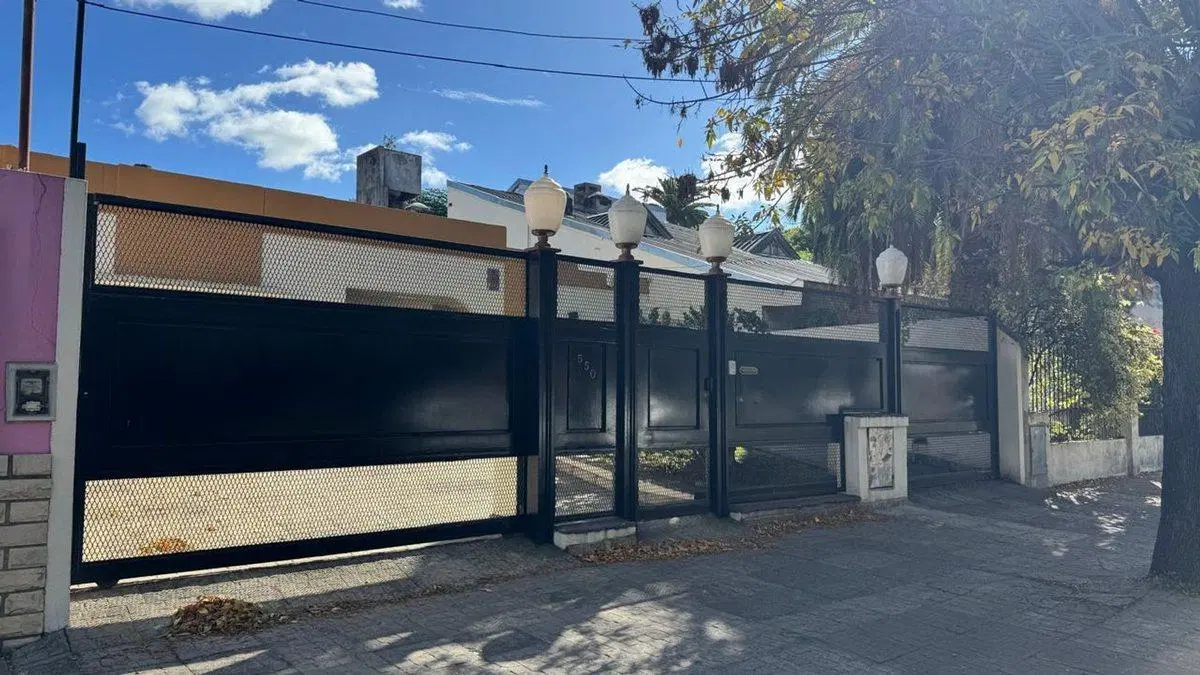 CASA EN VENTA MULTIFAMILIAR CON QUINCHO EN MORON 5