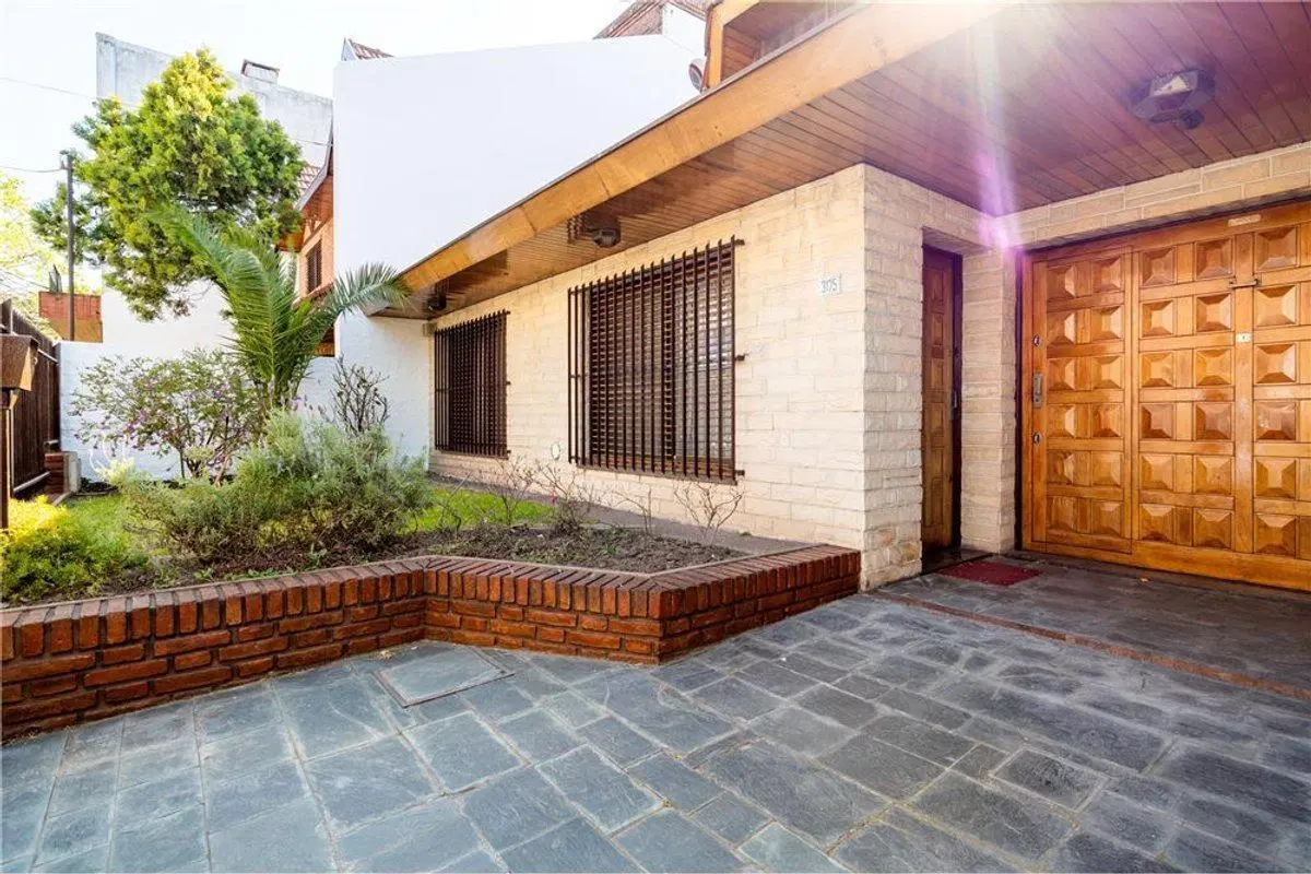 CASA 4 amb,Cochera Jardín Excelente Estado 2