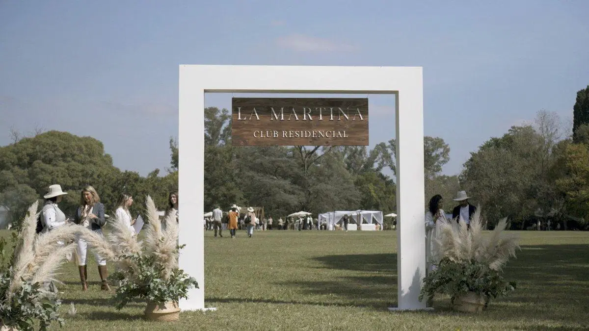Lote vista laguna en La Martina Club Residencial 4