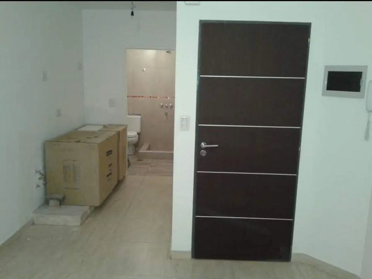 VENTA DEPOSITO/LOCAL EN MONTE CASTRO 3