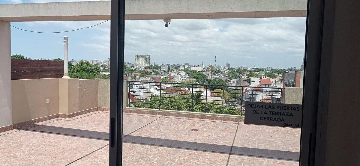 VENTA DEPOSITO/LOCAL EN MONTE CASTRO 5
