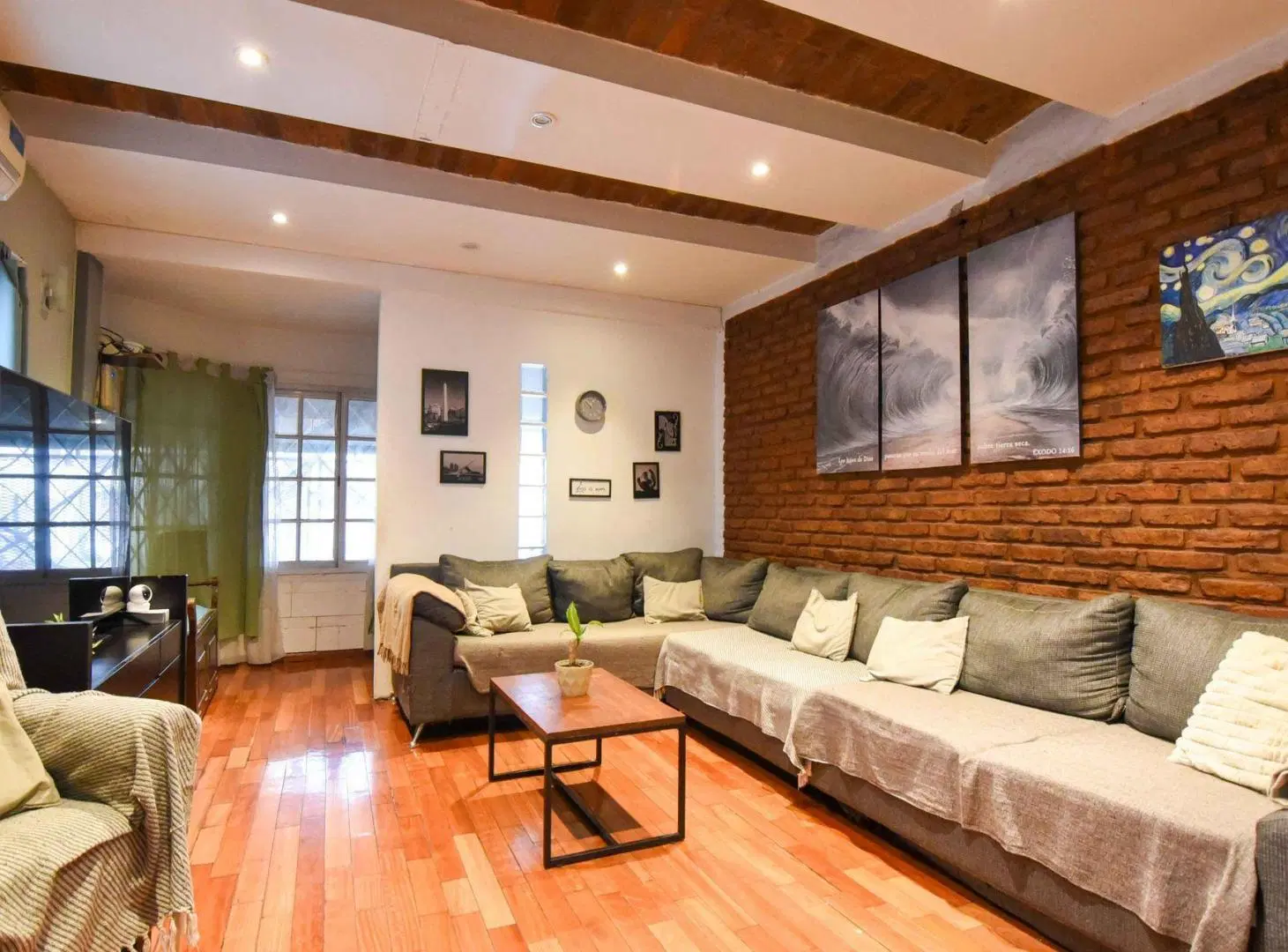 Venta casa 5 amb cochera jardín pileta Caseros 3