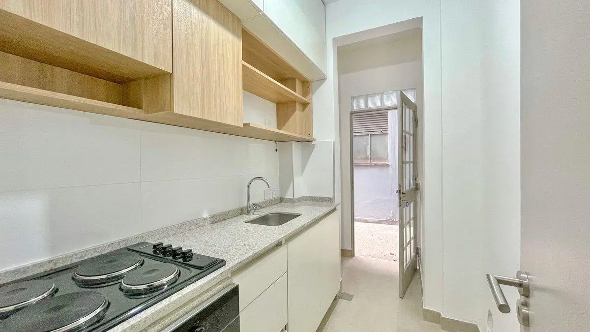 Venta Depto. 3 amb. V. Urquiza. Planta baja. Patio 5