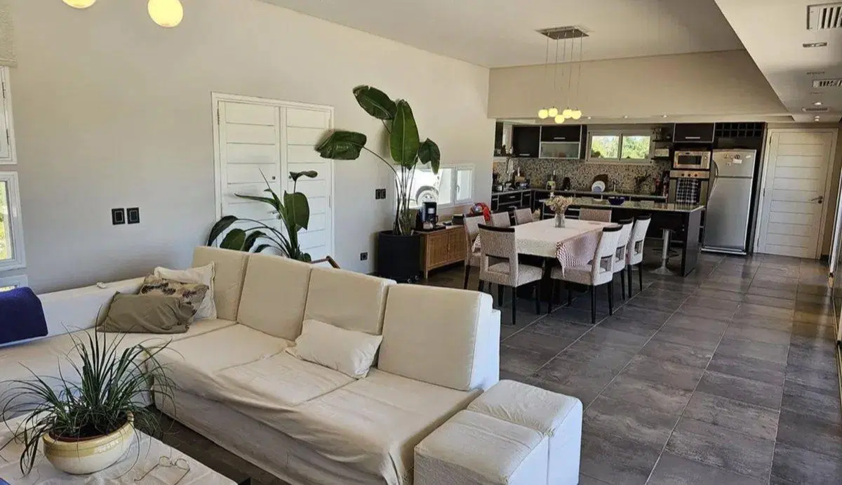 VENTA CASA-CHACRA 4 AMB  CHACRAS DE OLIVIA ZARATE 3