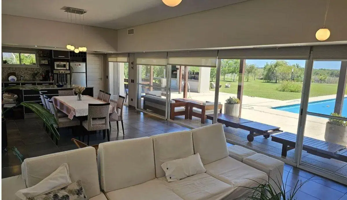 VENTA CASA-CHACRA 4 AMB  CHACRAS DE OLIVIA ZARATE 2