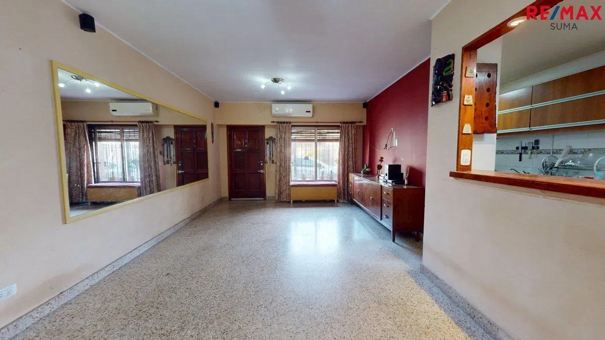 VENTA CASA 3 AMBIENTES EN BANFIELD CON COCHERA 2