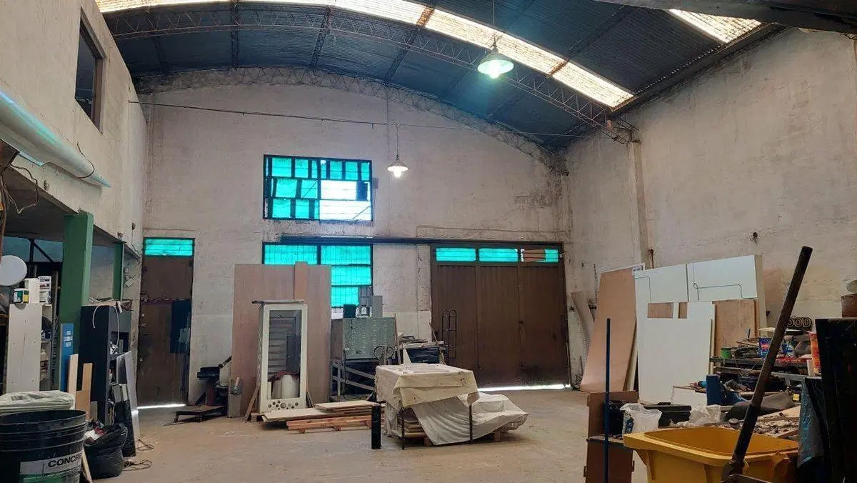 Venta Galpón Munro zona Industrial 350m2 totales 4