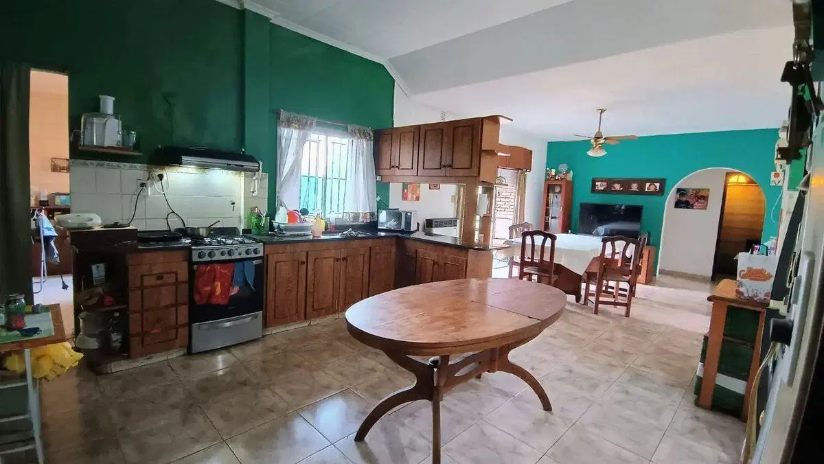 Venta casa V. Ballester 4amb jardín pileta-Credito 3