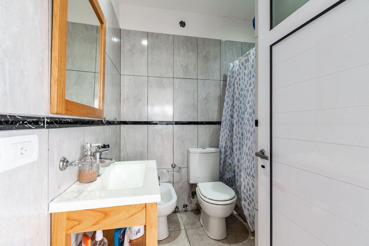 Foto de VENTA CASA 3 AMB C/PILETA SAN VICENTE - PERMUTA, imagen 3