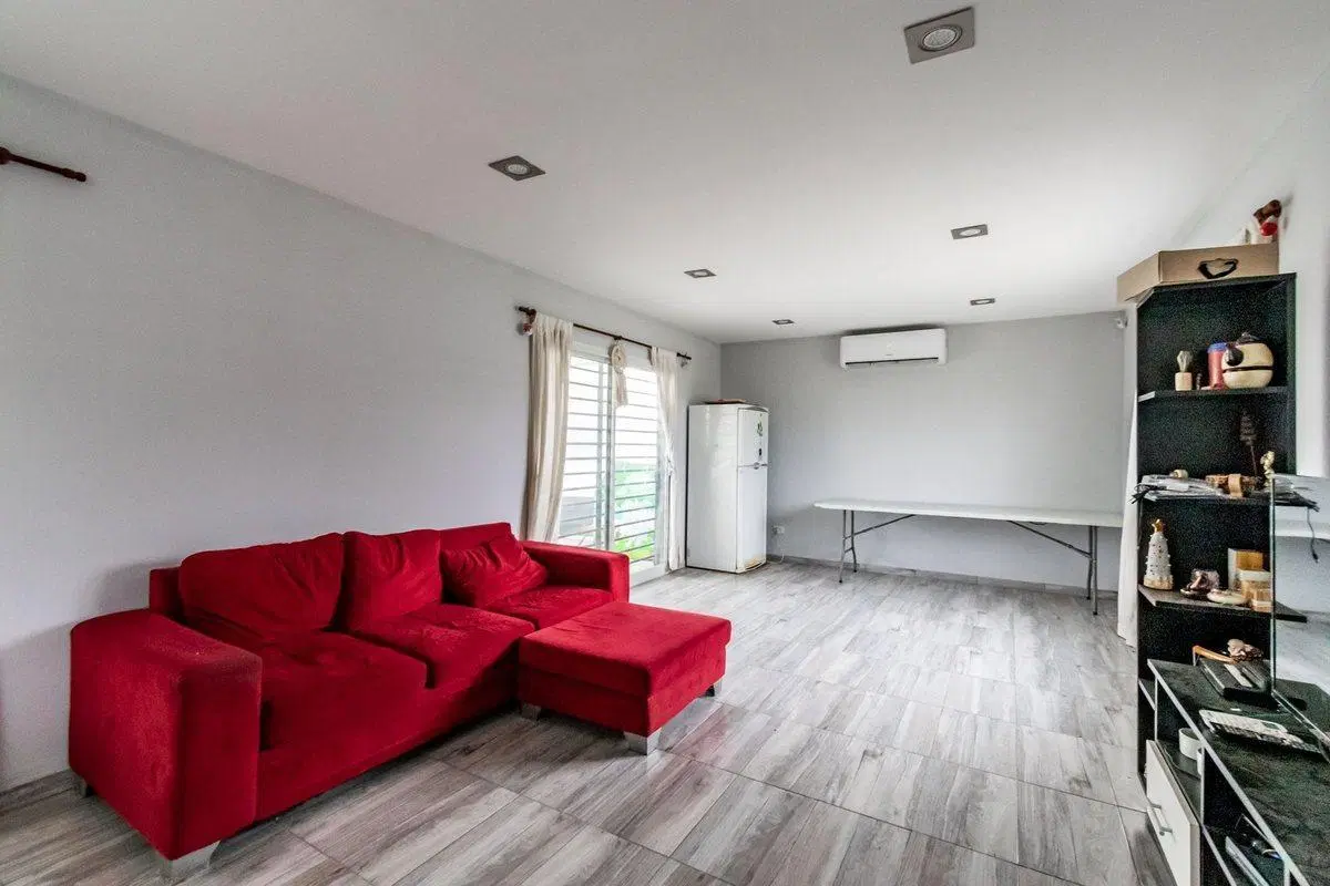 VENTA CASA 3 AMB C/PILETA SAN VICENTE - PERMUTA 4