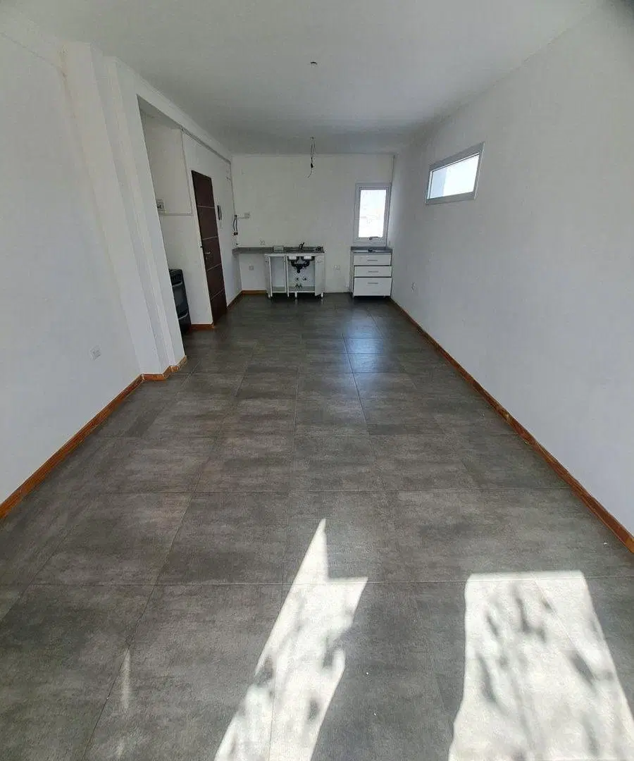 VENTA MONOAMBIENTE AL FRENTE 35M2 SAENZ PEÑA 3