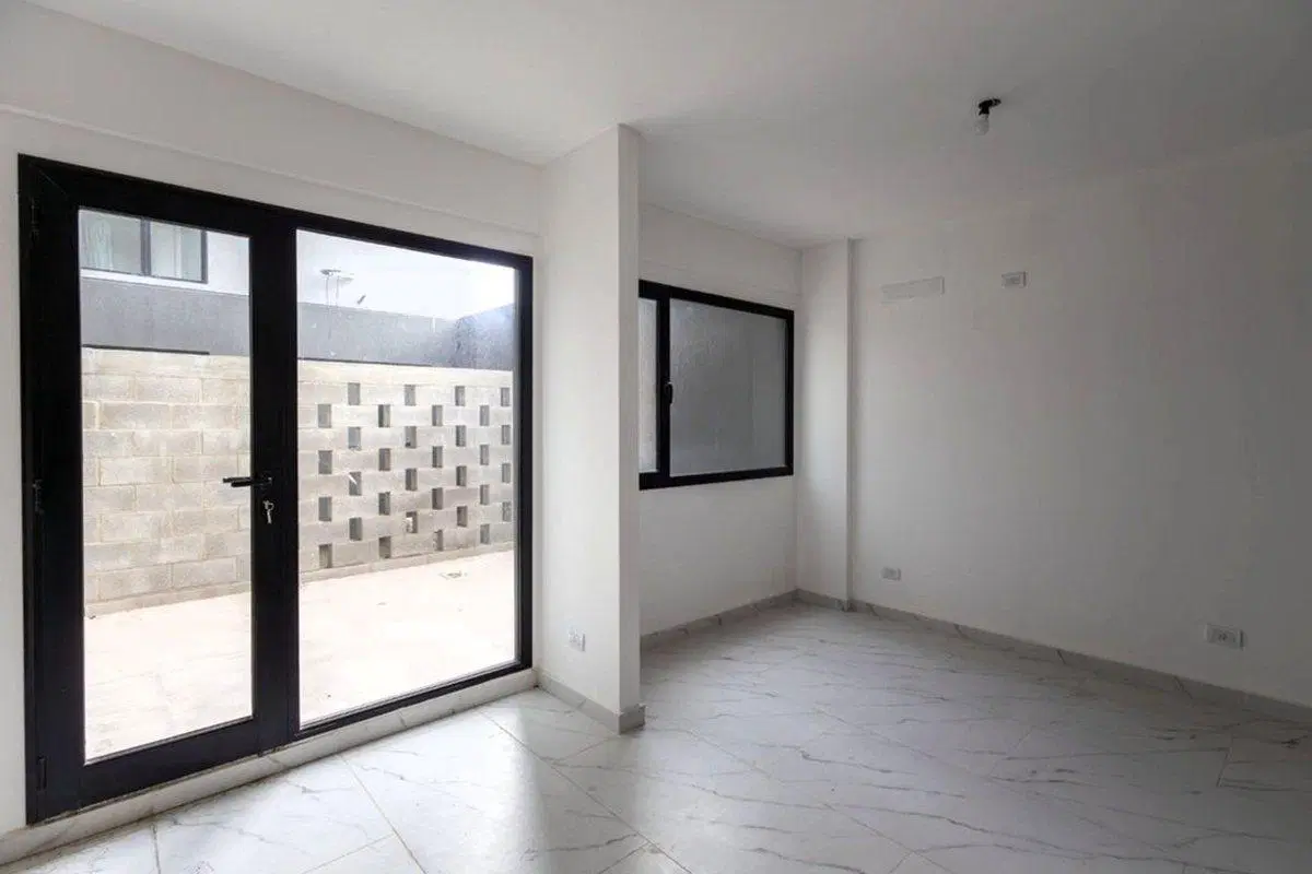 Venta de Monoambiente con Patio en Barracas 3
