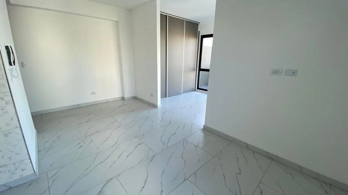 Venta de Depto 2 ambientes Con Balcon aterrazado 5