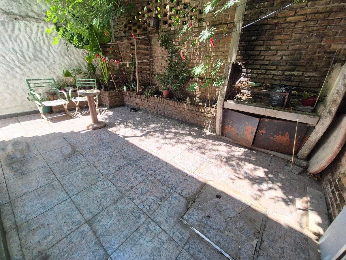 VENTA CASA DUPLEX 5 AMB JARDIN COCHERA LANUS OESTE 4