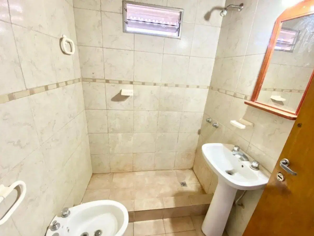 VENTA EN BLOCK 6 UNIDADES MORÓN 2