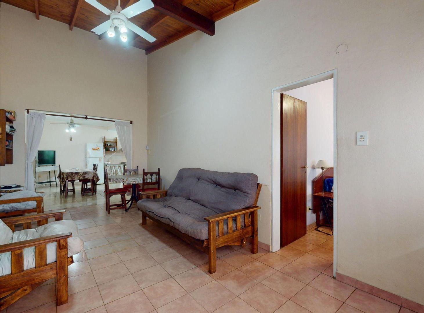 VENTA CASA APTA MULTIFAMILIAR 3 AMB EN ITUZAINGO