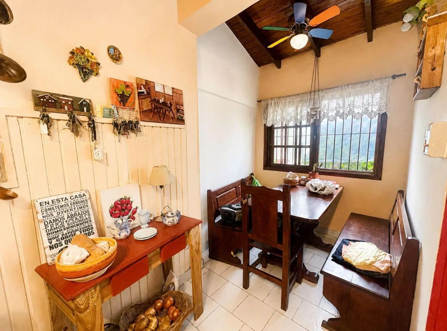 CASA 6 AMBIENTES CIUDAD JARDIN EL PALOMAR 4