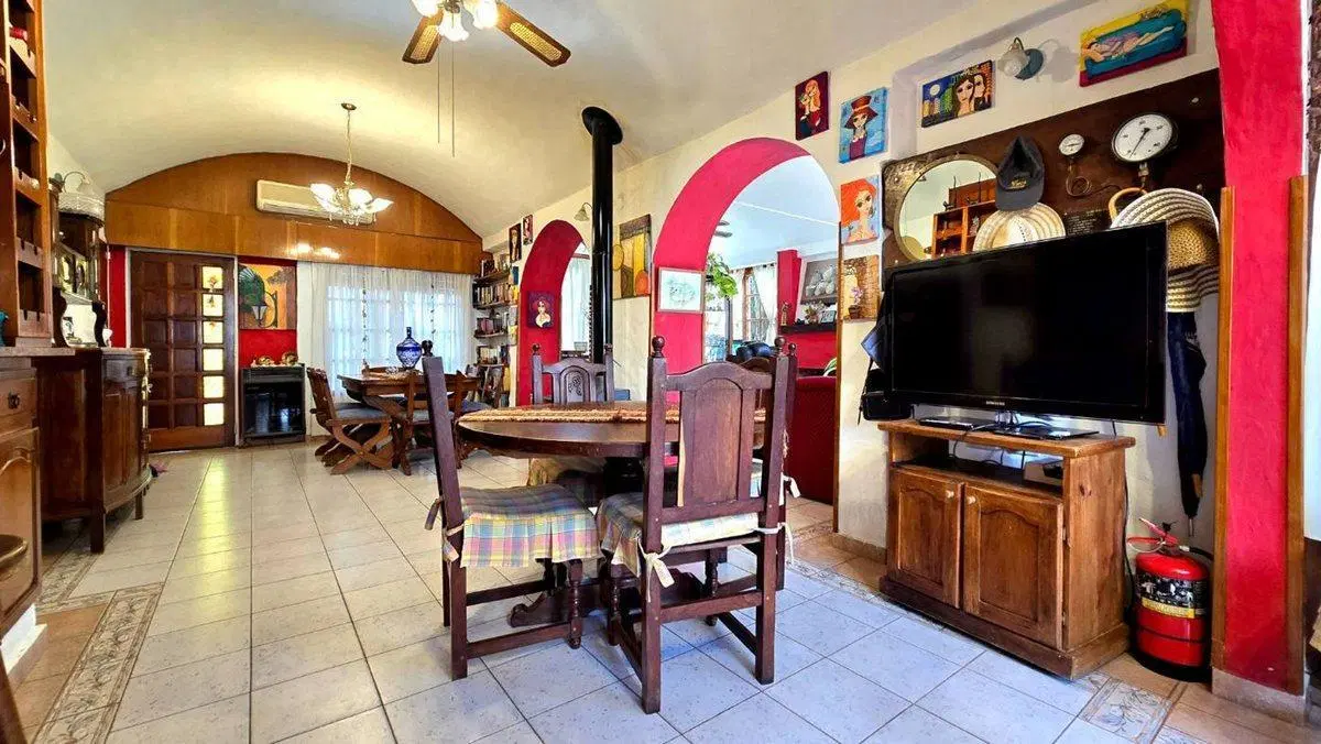 VENTA CASA 4AMB ESCOBAR CON PILETA Y JARDIN 3