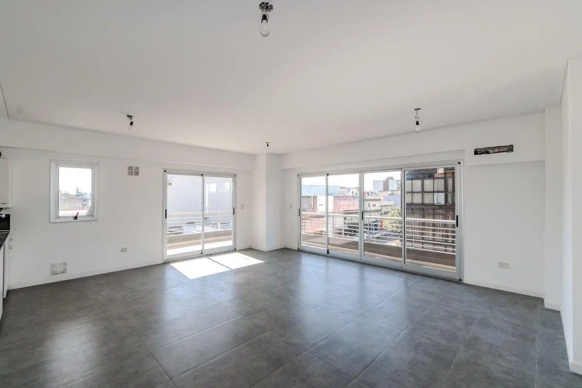 VENTA DPTO. 3 AMB. C/COCHERA CENTRO SAN MARTIN 2