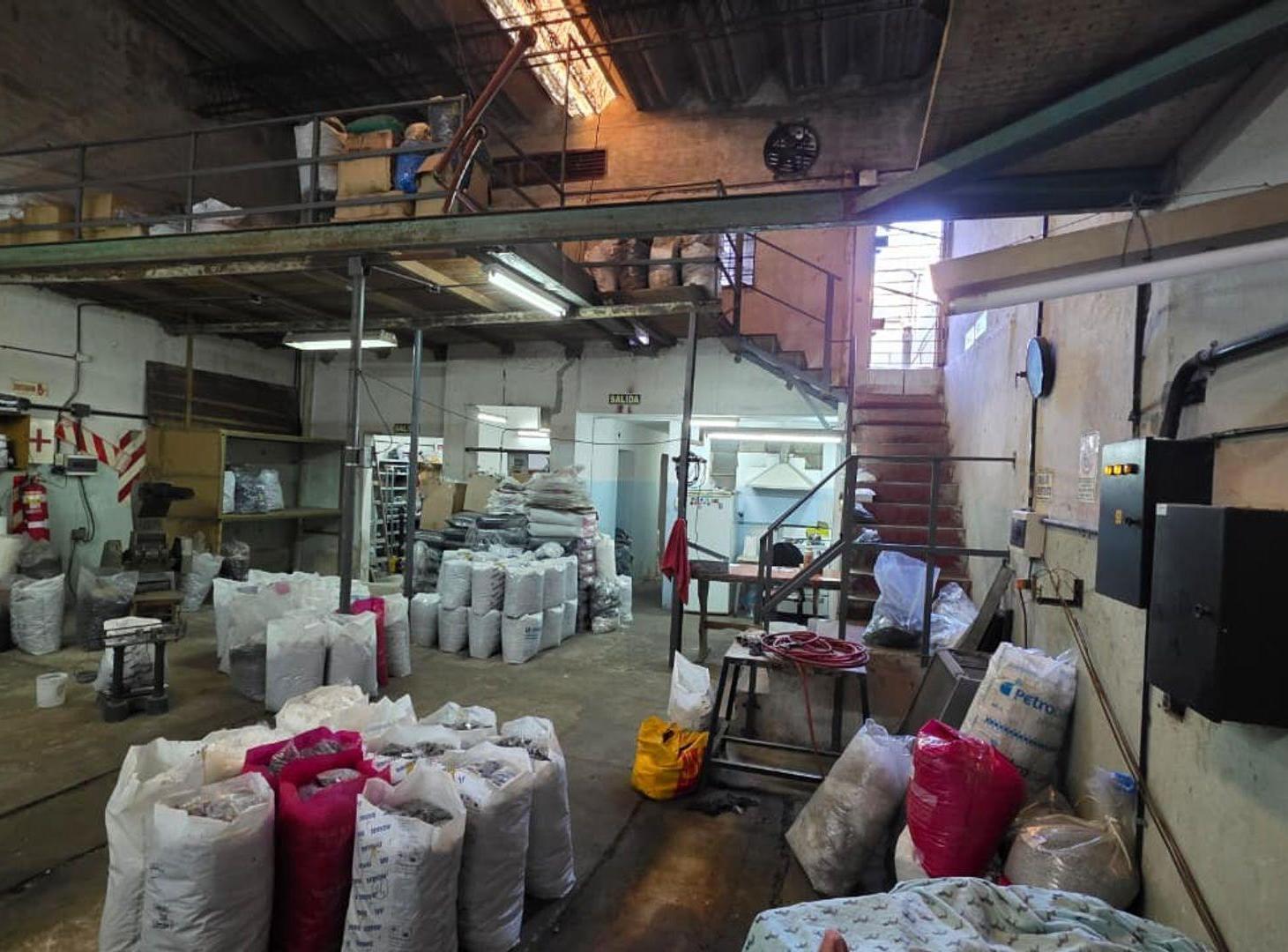 Venta de Galpón 220 mts en Flores