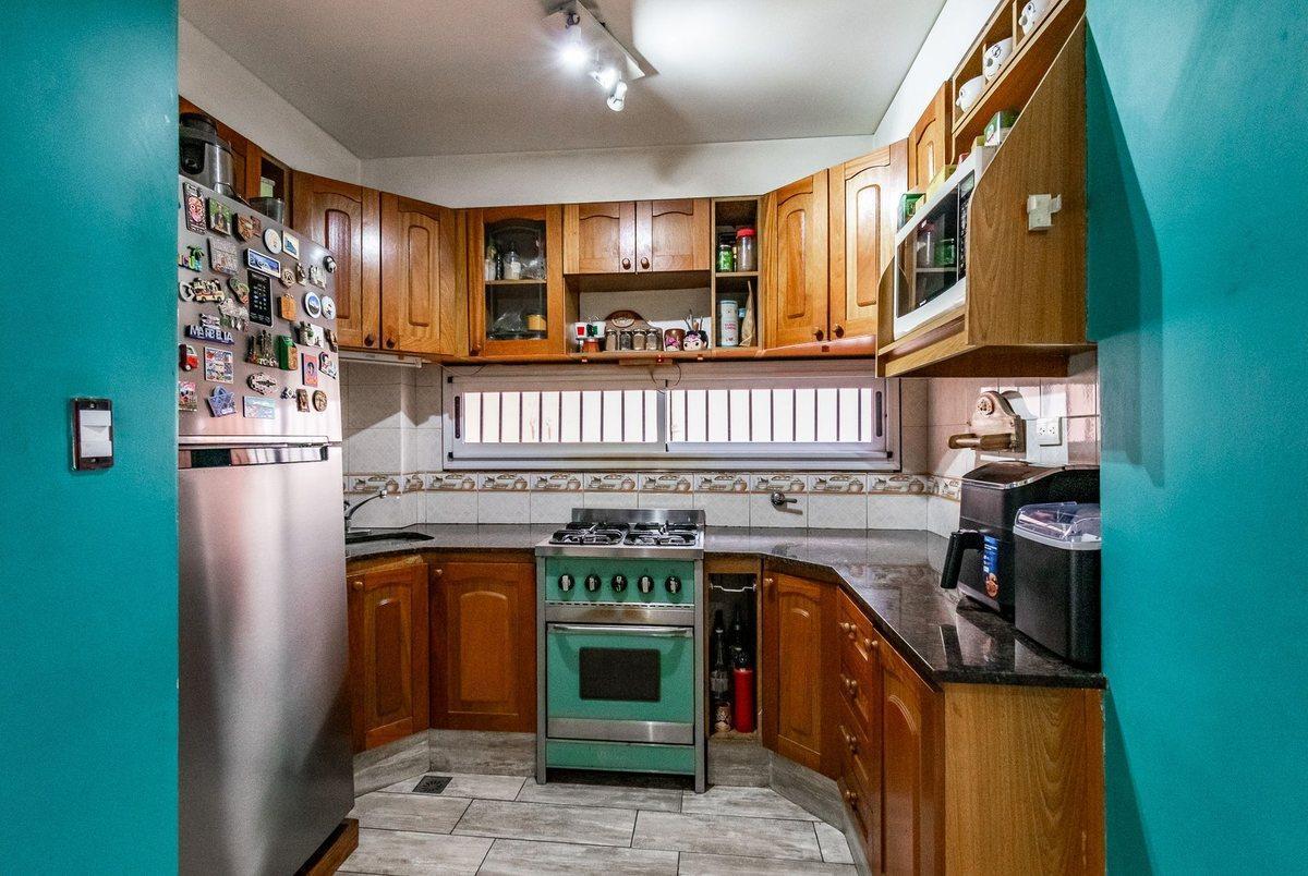 Foto de VENTA CASA 6 AMB LINIERS C/GARAGE Y PATIO, imagen 1