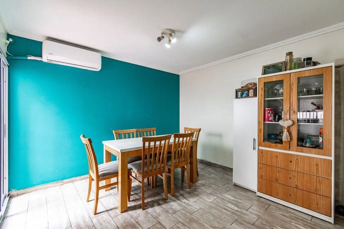 VENTA CASA 6 AMB LINIERS C/GARAGE Y PATIO 5