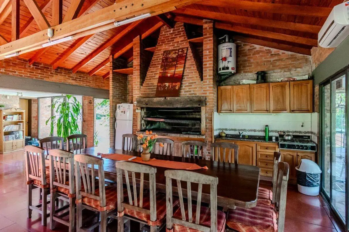 VENTA QUINTA SOBRE LOTE DE 16.000 M2 PILAR 2