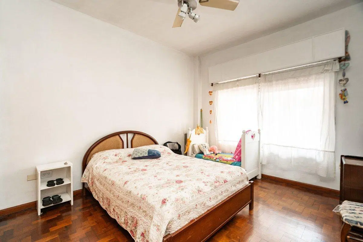 VTA CASA 5 AMB C/JARDIN, PILETA Y 2 COCHERAS-HAEDO 4