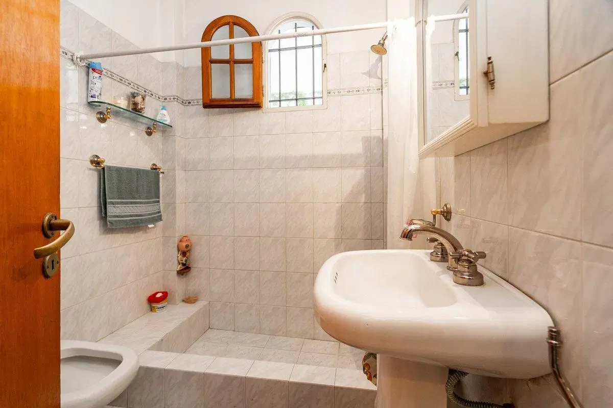 VTA CASA 5 AMB C/JARDIN, PILETA Y 2 COCHERAS-HAEDO 8