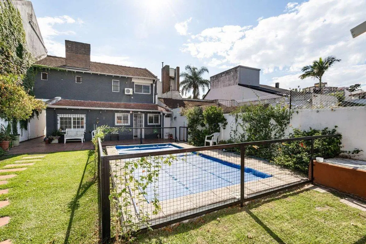 VTA CASA 5 AMB C/JARDIN, PILETA Y 2 COCHERAS-HAEDO 5