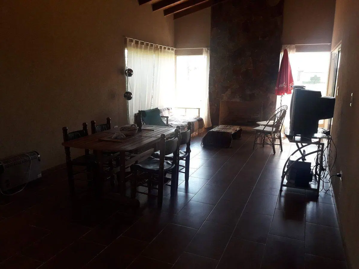 Casa Quinta con arroyo privado, vista laguna Lobos 3