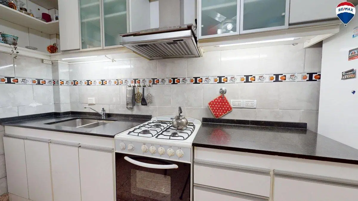 VENTA CASA 3 AMB CON COCHERA CASEROS APTO CREDITO 5