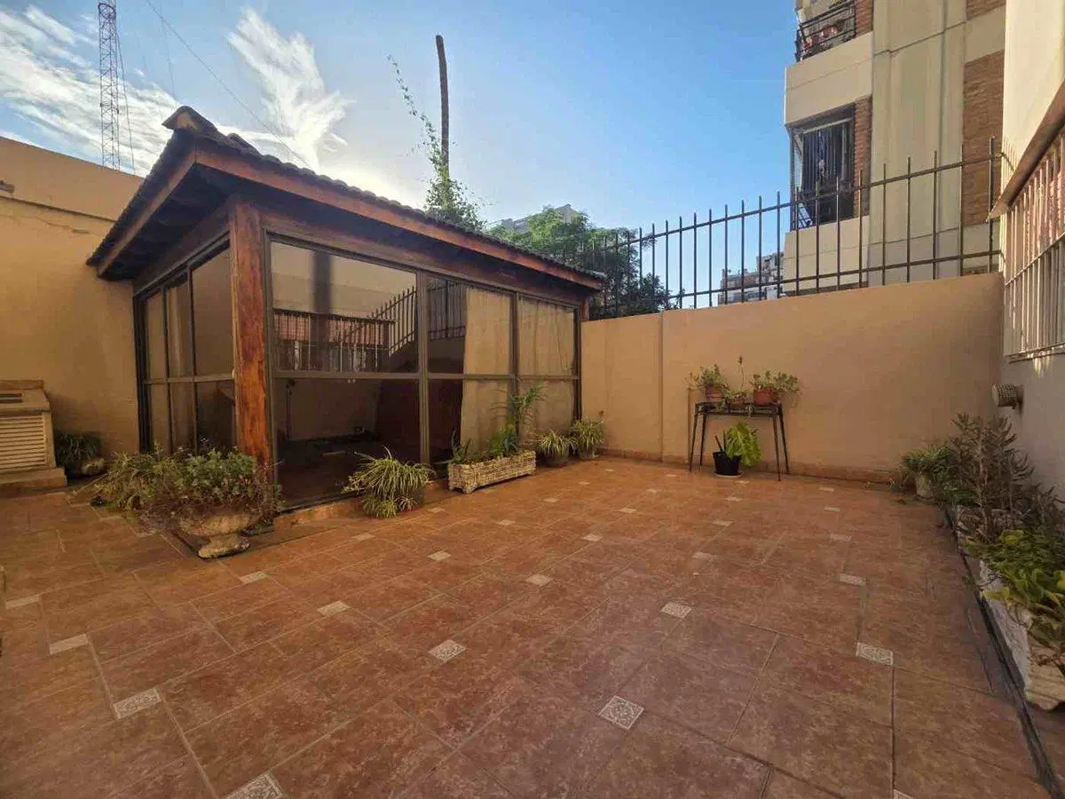 V.DELPARQUE VENTA DEPTO 4 AMB C/ COCH/2 PATIOS/BAU 4
