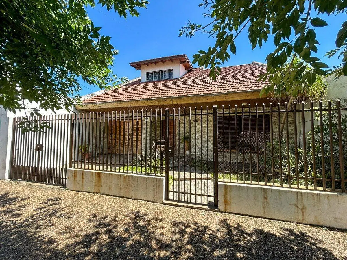 Casa 4 amb con Jardin y Garage -LOMAS DEL MIRADOR- 4